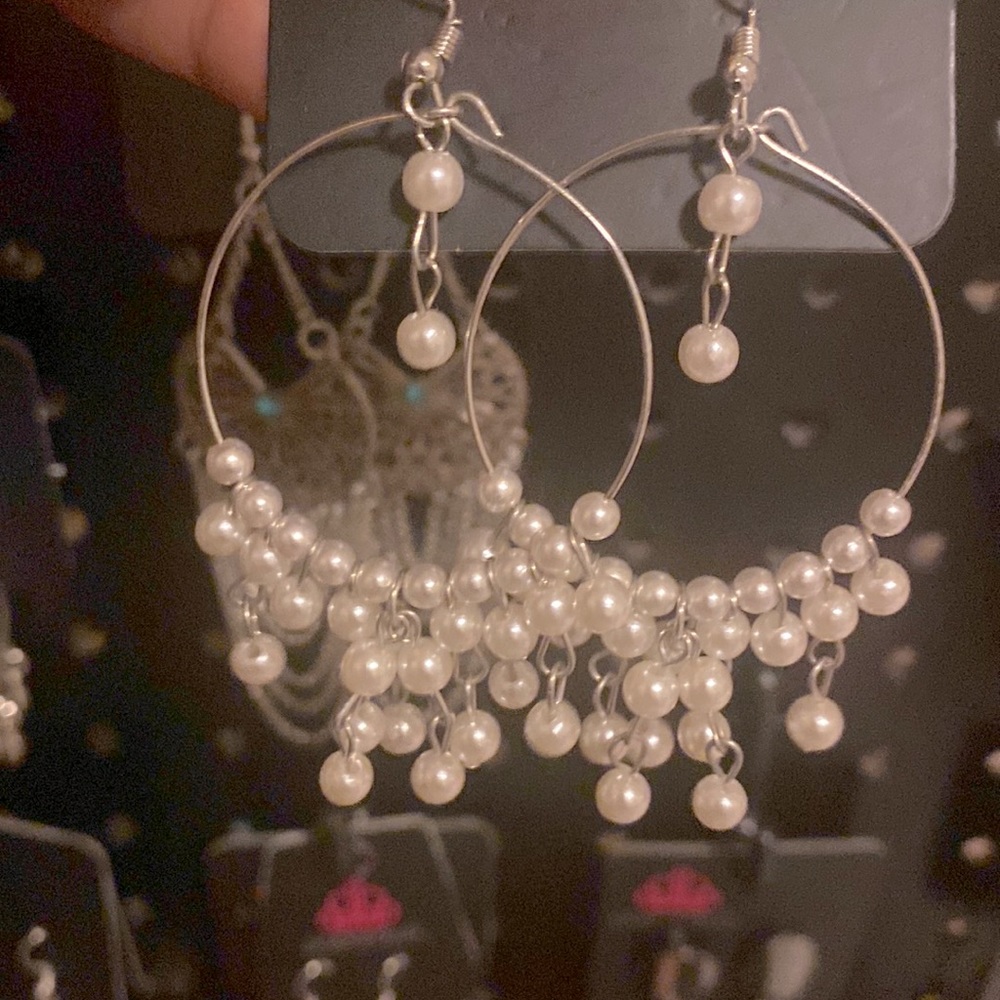lightweight hoop style pearls